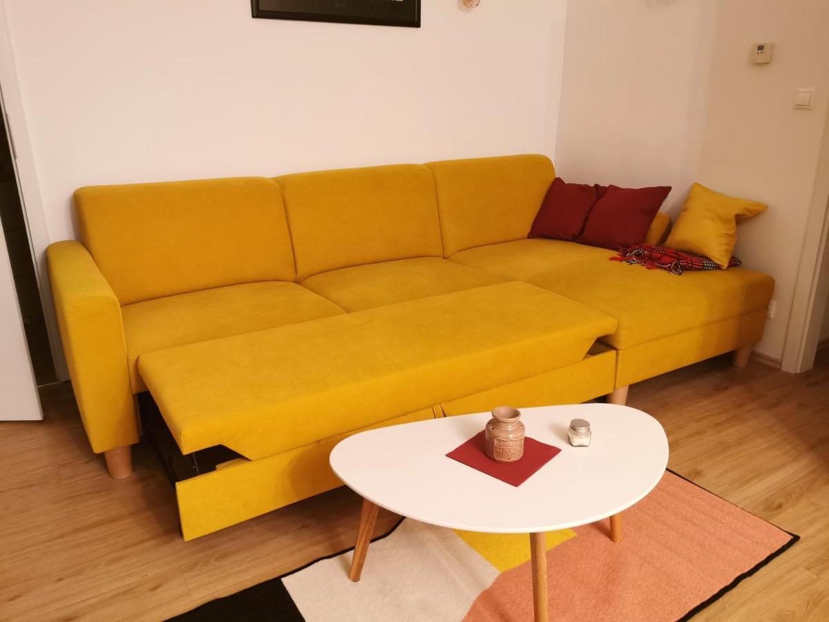 Cozyhome The Castle Apartment - Spacious, Quiet, High Ceiling Μπρατισλάβα Εξωτερικό φωτογραφία
