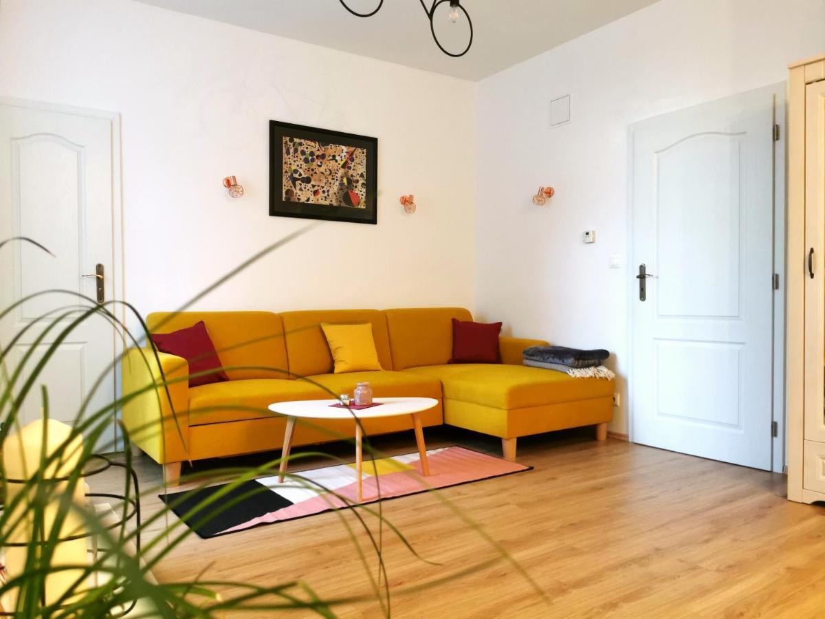 Cozyhome The Castle Apartment - Spacious, Quiet, High Ceiling Μπρατισλάβα Εξωτερικό φωτογραφία